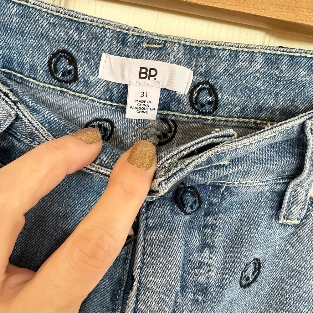 EU BP Smiley Embroidered High Rise Denim Mom Shorts